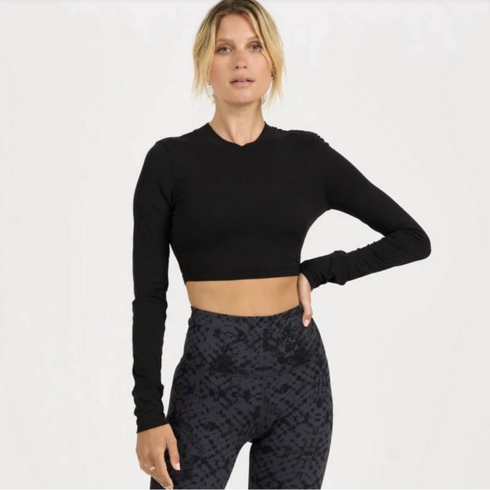 Vuori Long-Sleeve Lux Crop Tee in Black